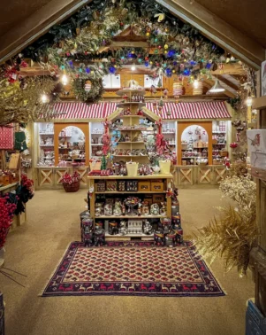 Christmas Shop 2025 4-2