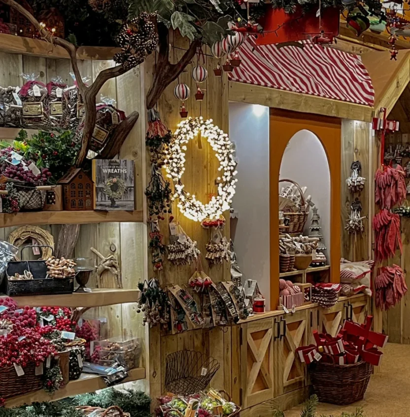 Christmas Shop 2025 7-2