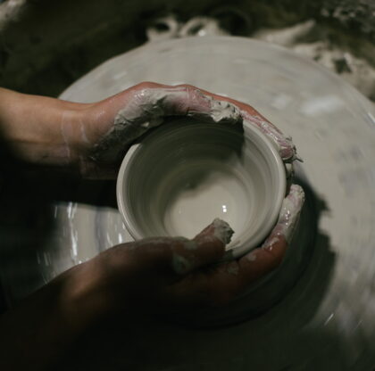 Throwing-a-bowl-on-the-potters-wheel