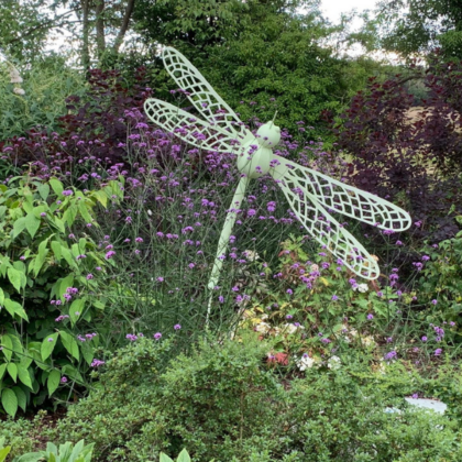 Glow-in-the-dark-Dragonfly-for-an-incredible-Garden