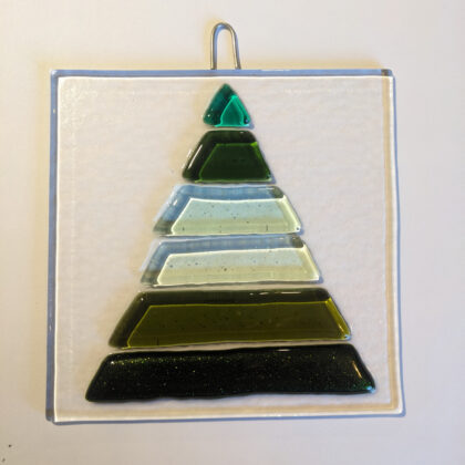 24-HassinaKhan-tree decoration SQ